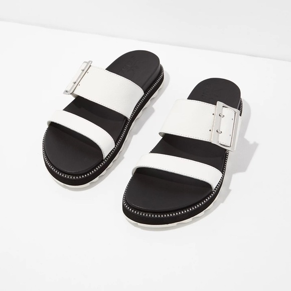 Sorel White Roaming Sport Sandal. Size 8.5. Great Condition. - Picture 2 of 9